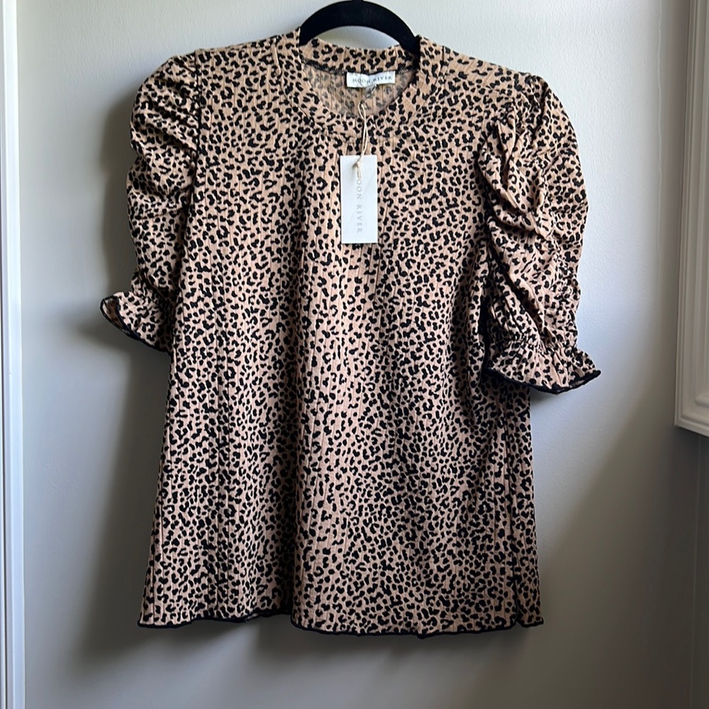 BRAND NEW with tags leopard print top size L